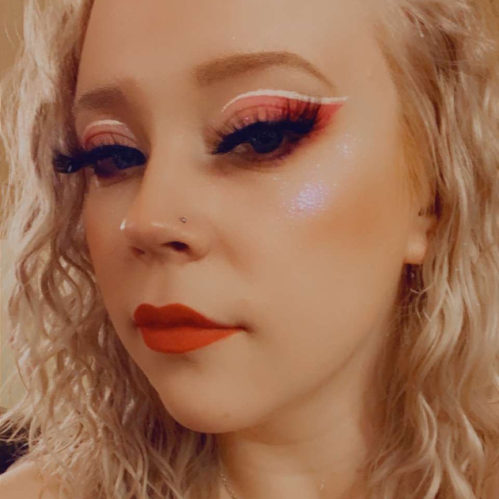 Meet your Posher, Avery